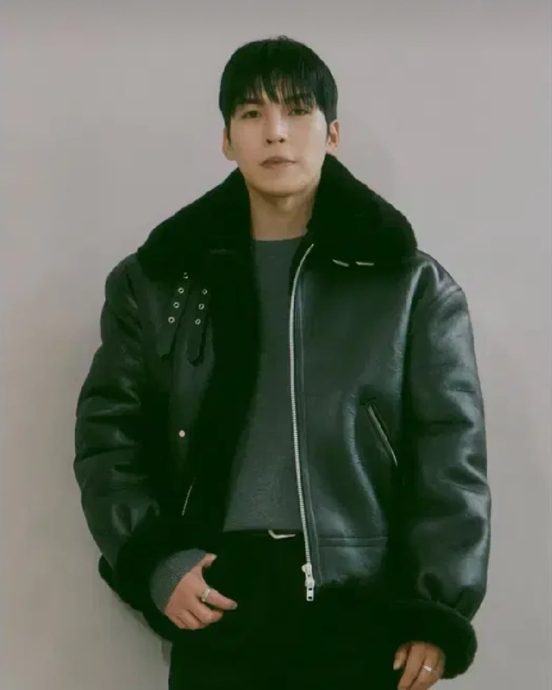 론트 x 깡스타일리스트 리얼레더 무스탕 810 m사이즈 팝니다 상품이미지1