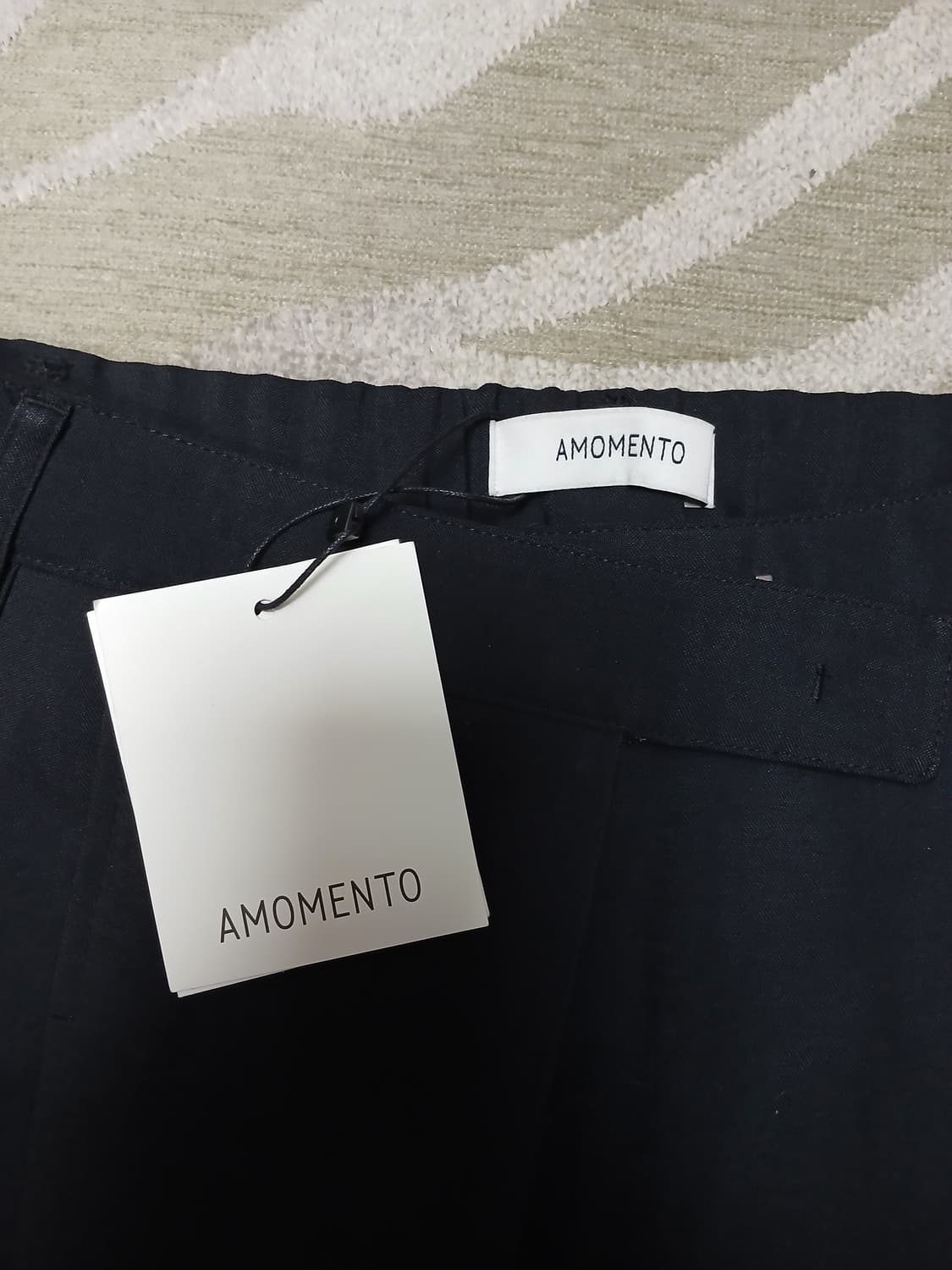 아모멘토 블랙 볼륨 실루엣 팬츠 상품이미지3