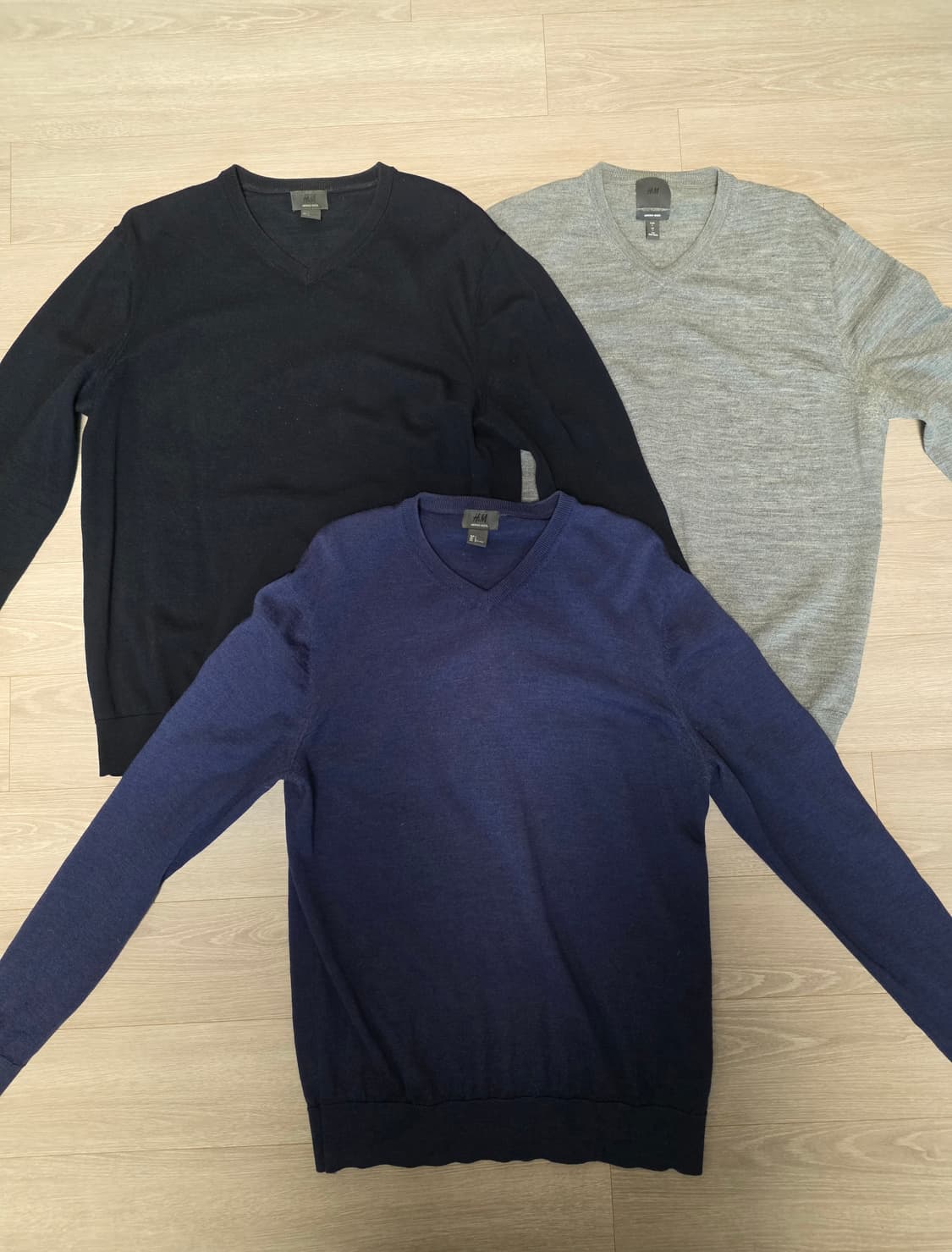 H&M 메리노울 V넥 니트 L 3종 Set
 상품이미지1