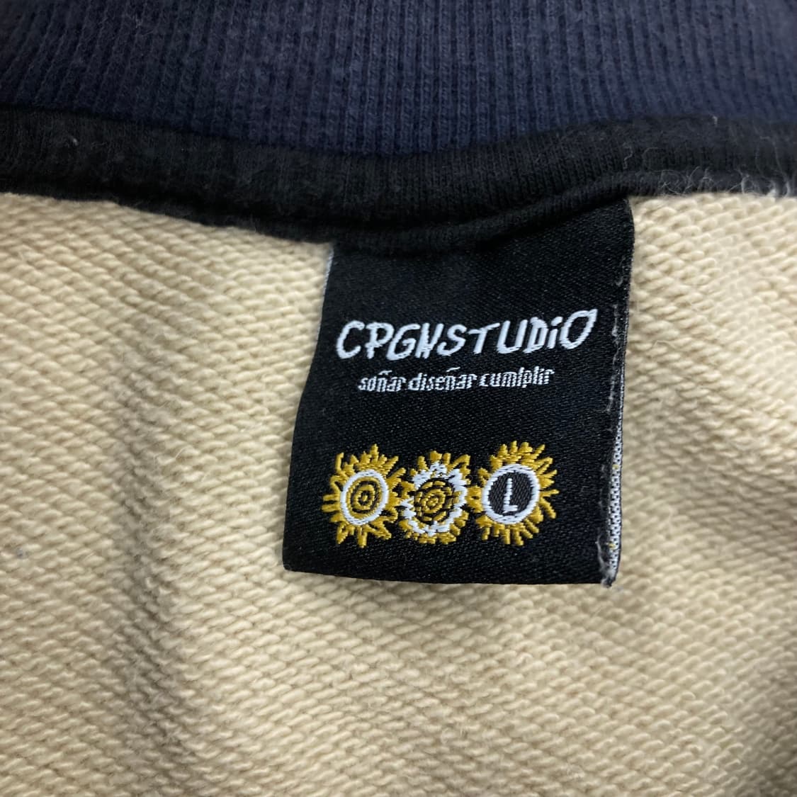 꼼파뇨 스튜디오 믹스 컬러 빅로고 맨투맨 상품이미지3