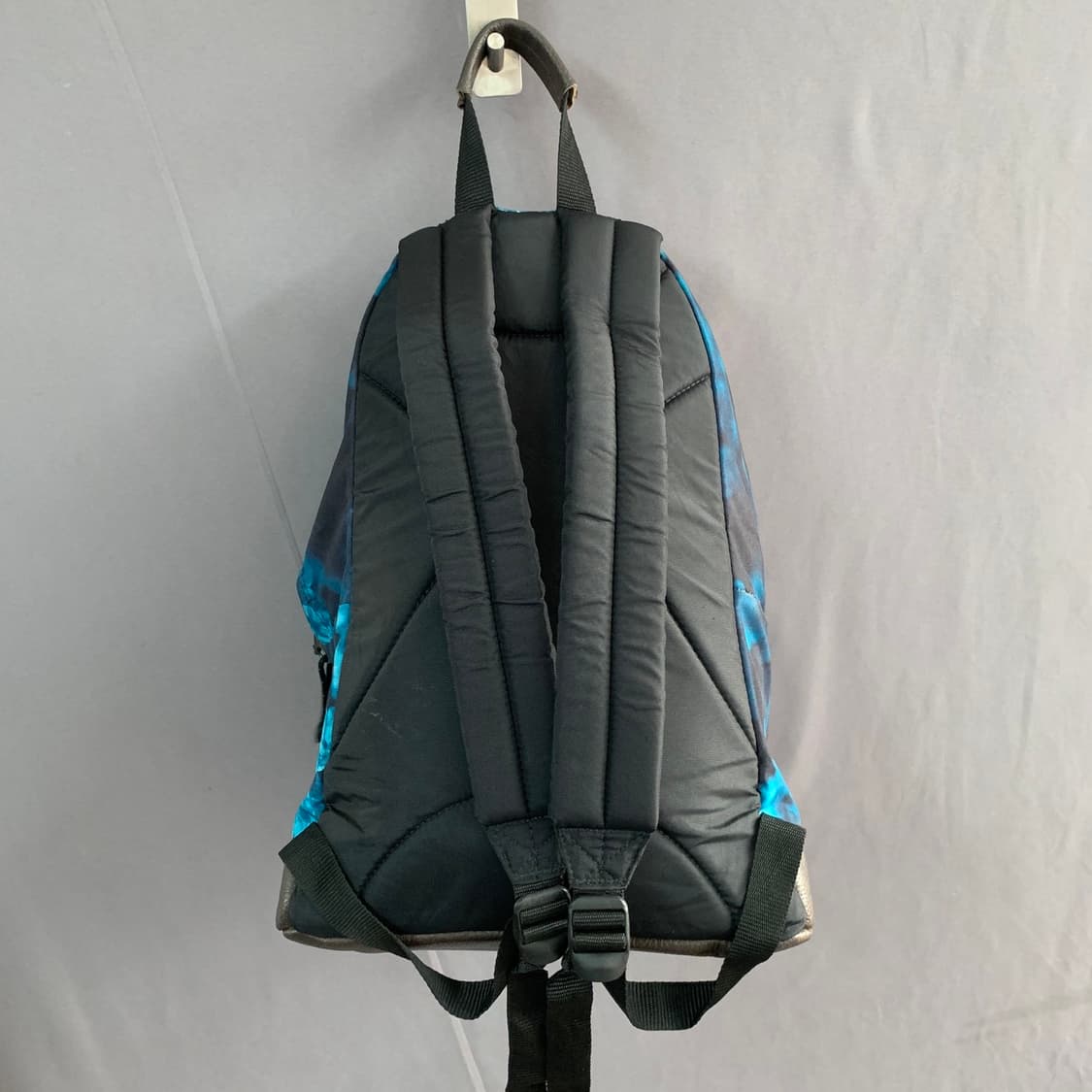 EASTPAK 이스트팩 와이오밍 가죽 배색 플라워 백팩 가방 상품이미지3
