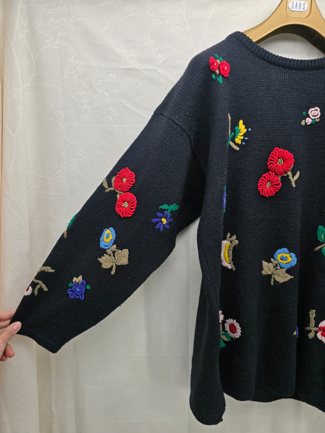 ERESO 블랙  꽃 자수 니트 스웨터 상품이미지10