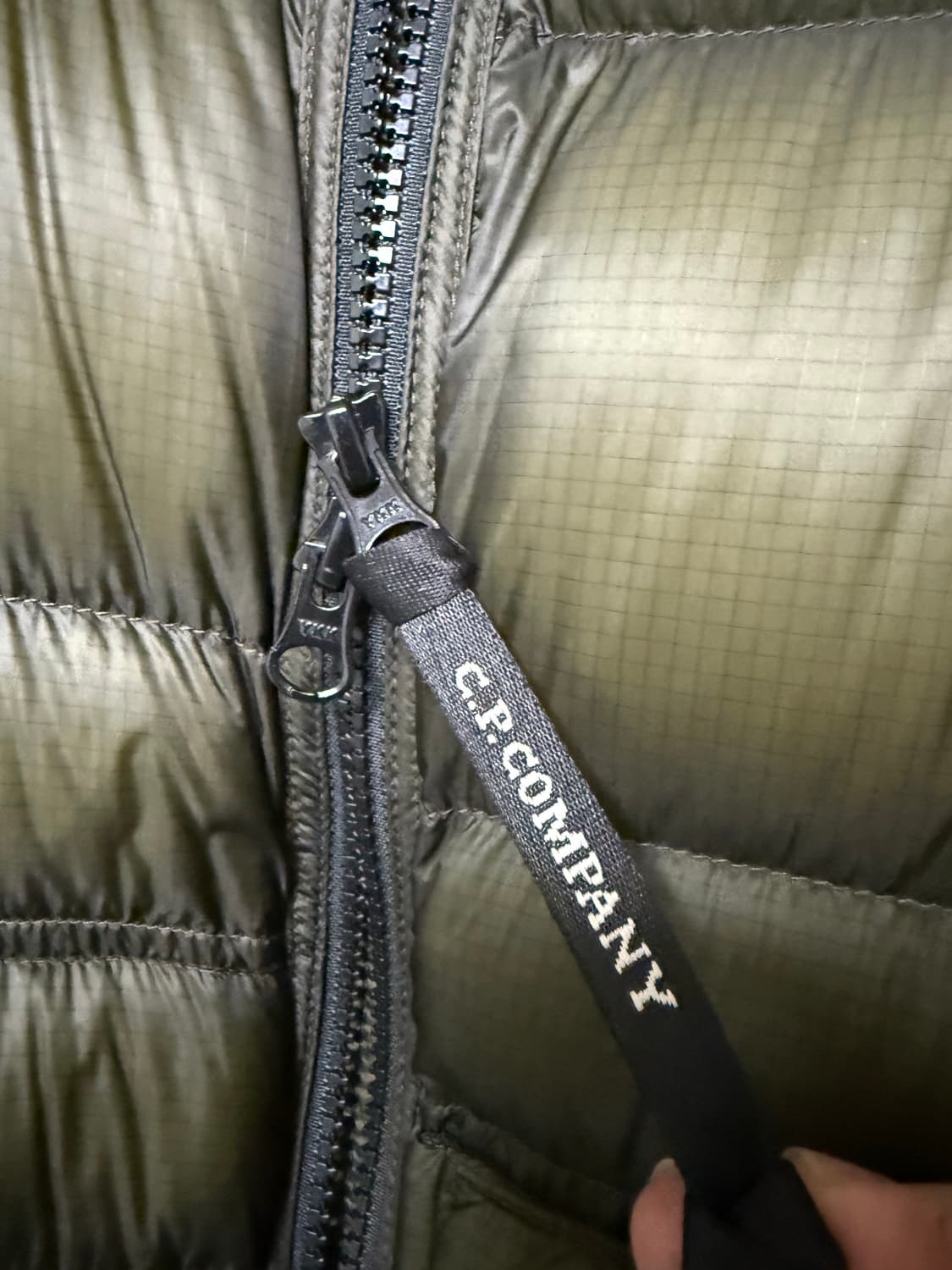 cp컴퍼니 dd쉘 패딩 xxl 상품이미지4