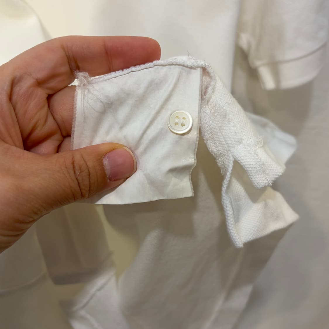 꼼데가르송 플레이 블랙와펜 화이트 폴로 카라티셔츠 상품이미지3