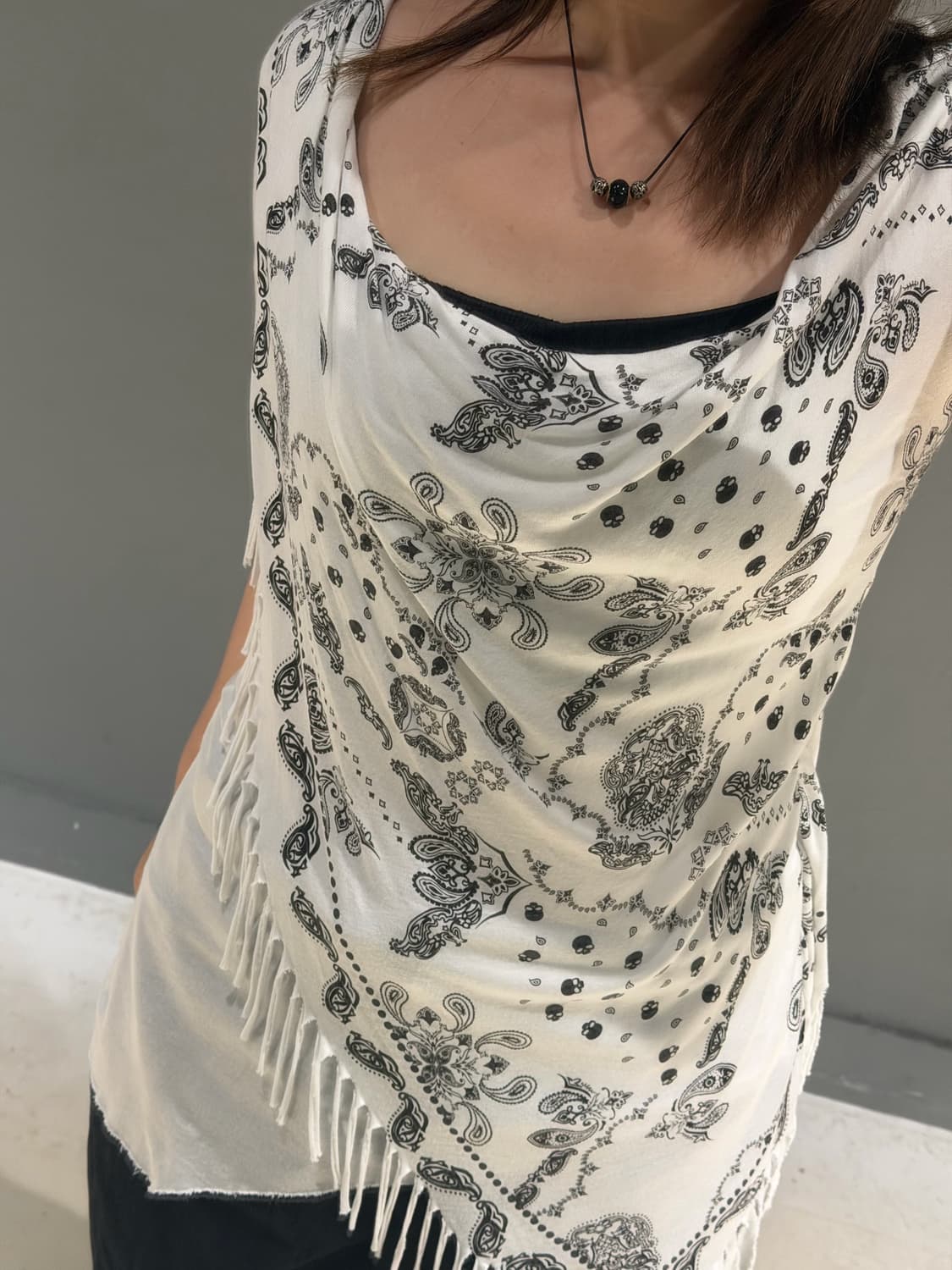 Bandana cascade drape printing top 상품이미지4