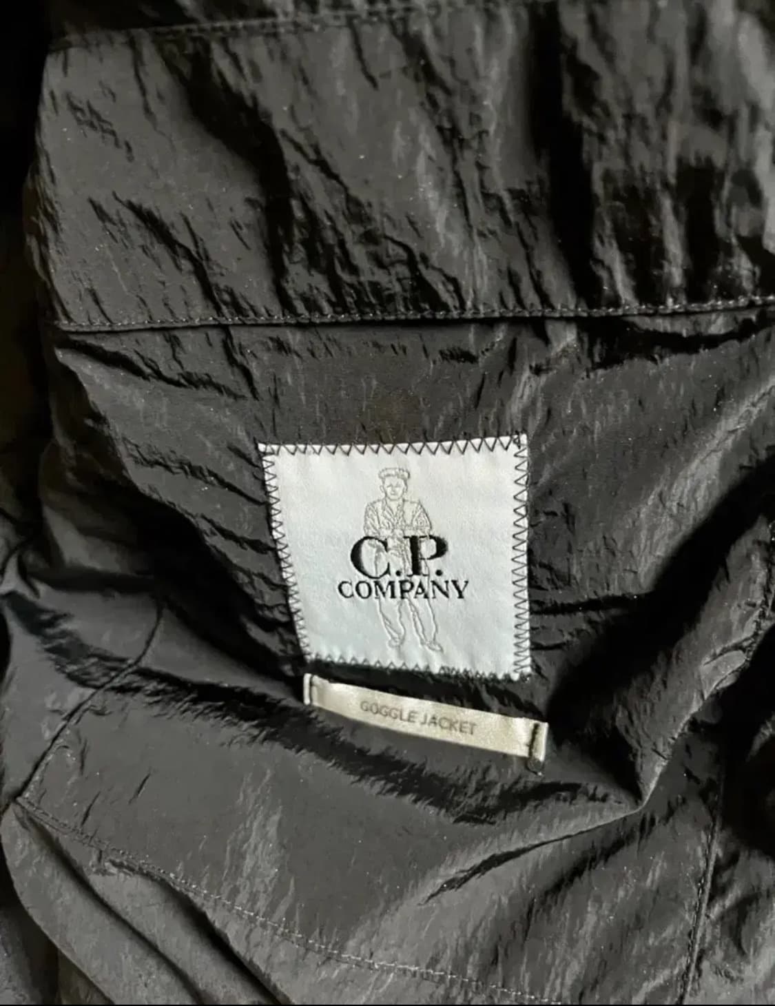 C.P. Company Crome-R 고글 패딩 자켓 상품이미지3