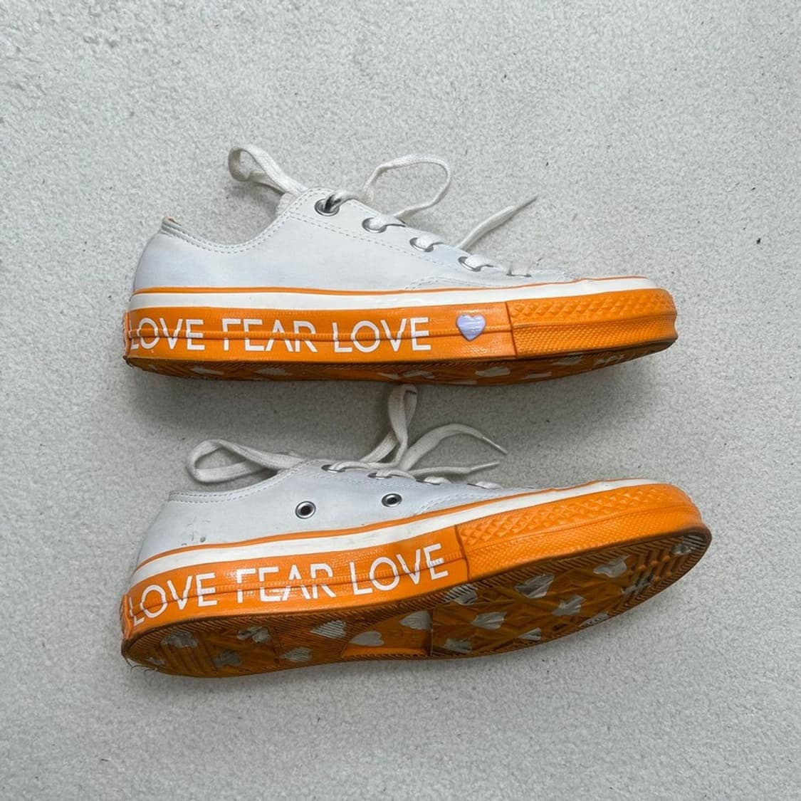 컨버스 척 70 로우 러브그래픽 크림 스니커즈 230 상품이미지3