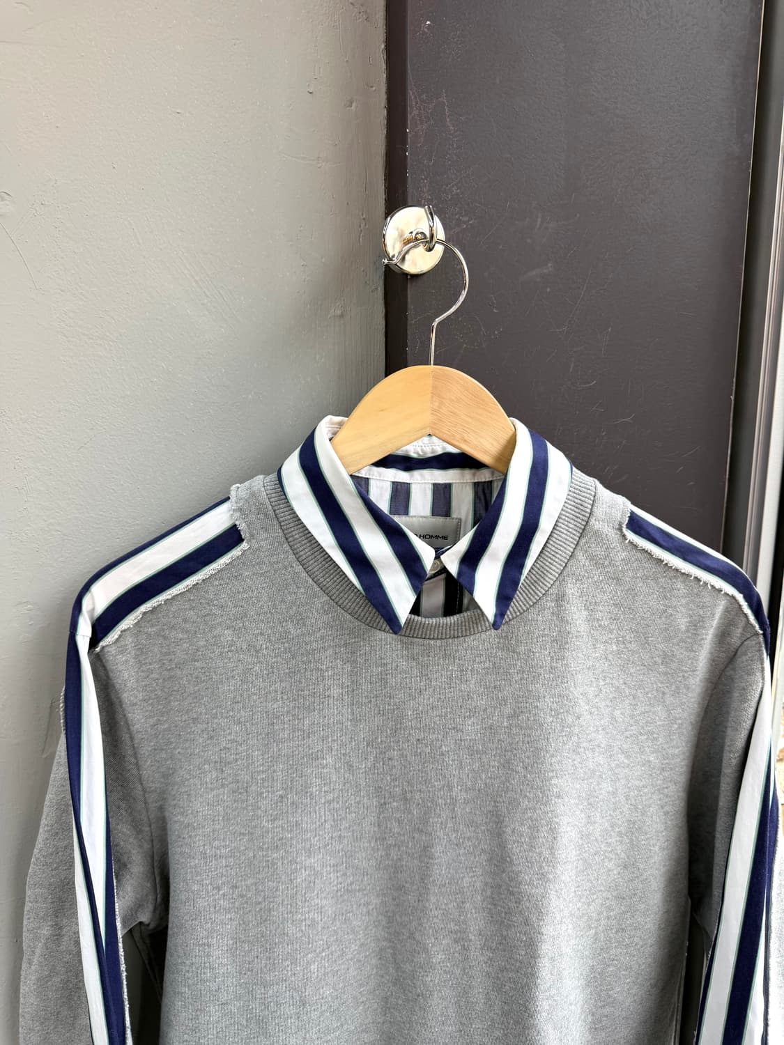 .46/ 솔리드옴므 백로고 셔츠레이어링 맨투맨 상품이미지3