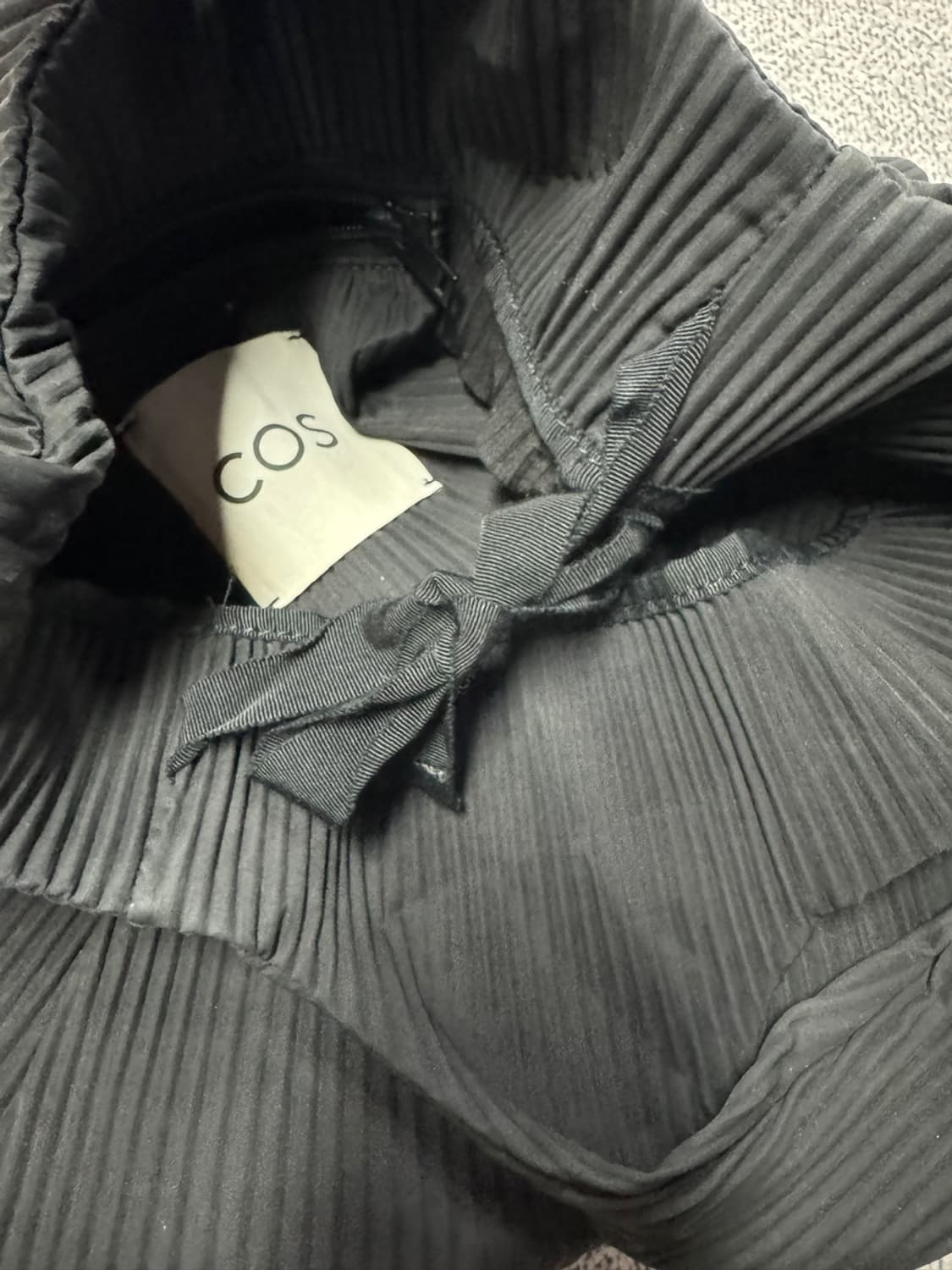 코스 플리츠 토트백 상품이미지8