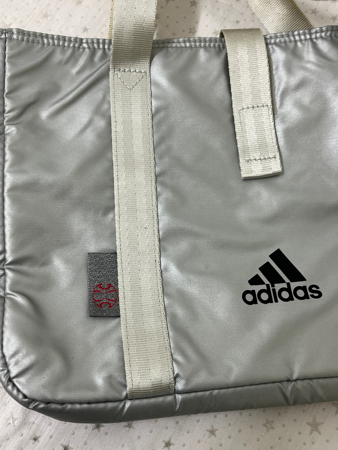 아디다스 실버 패딩 미니백 👾 상품이미지10