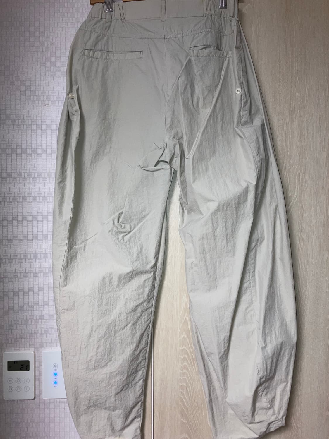 산산기어 사이드 스냅 팬츠 아이스 베이지 - 22FW 상품이미지2