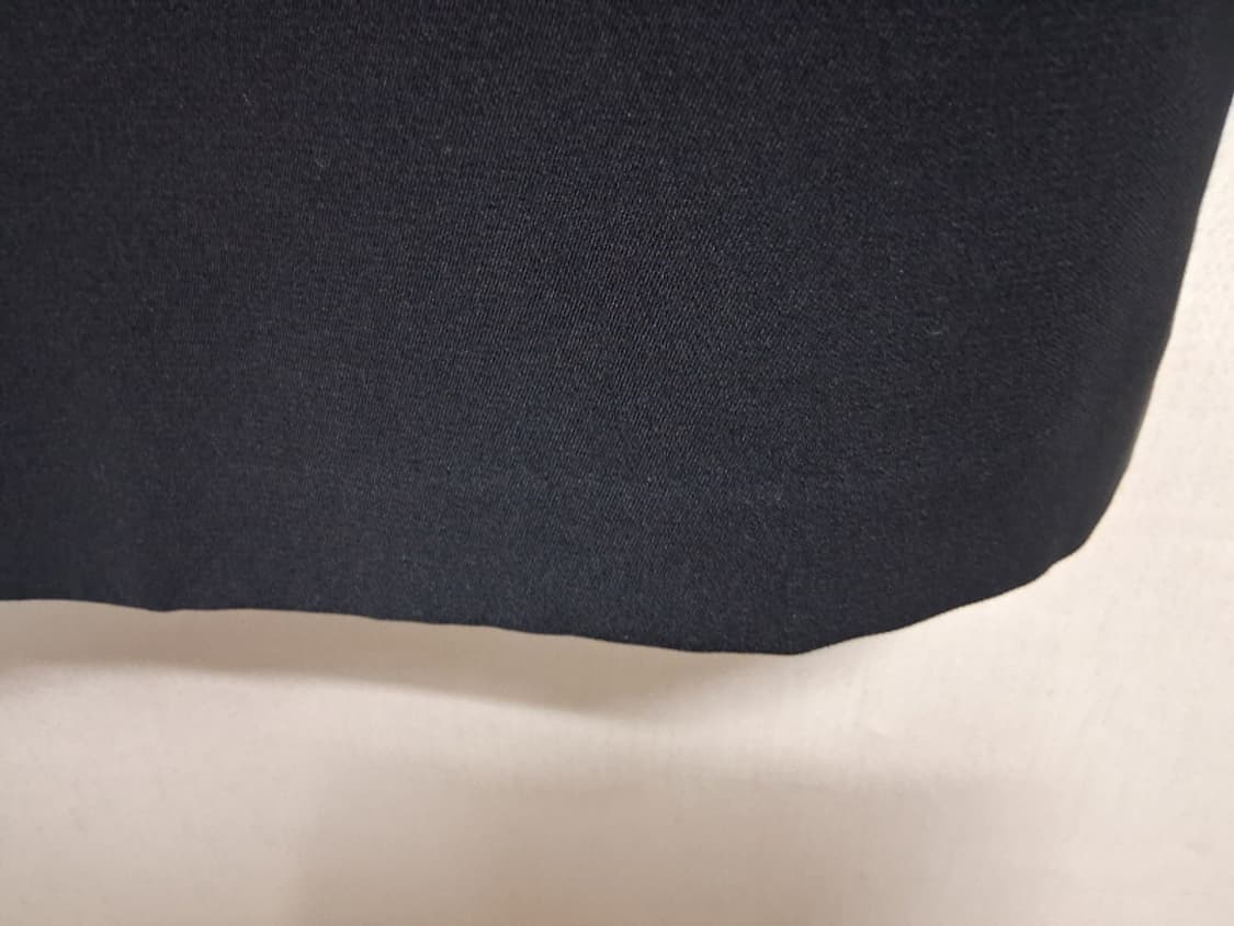 일본수입 여성 검정정장롱스커트 뒤트임 플리츠 겹 허리 29 30

원산지 상품이미지4