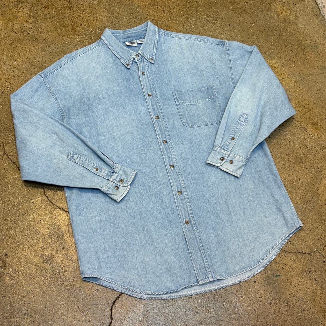 90s 미국 빈티지 루니툰즈 워너브라더스 연청 청남방 데님셔츠 상품이미지6