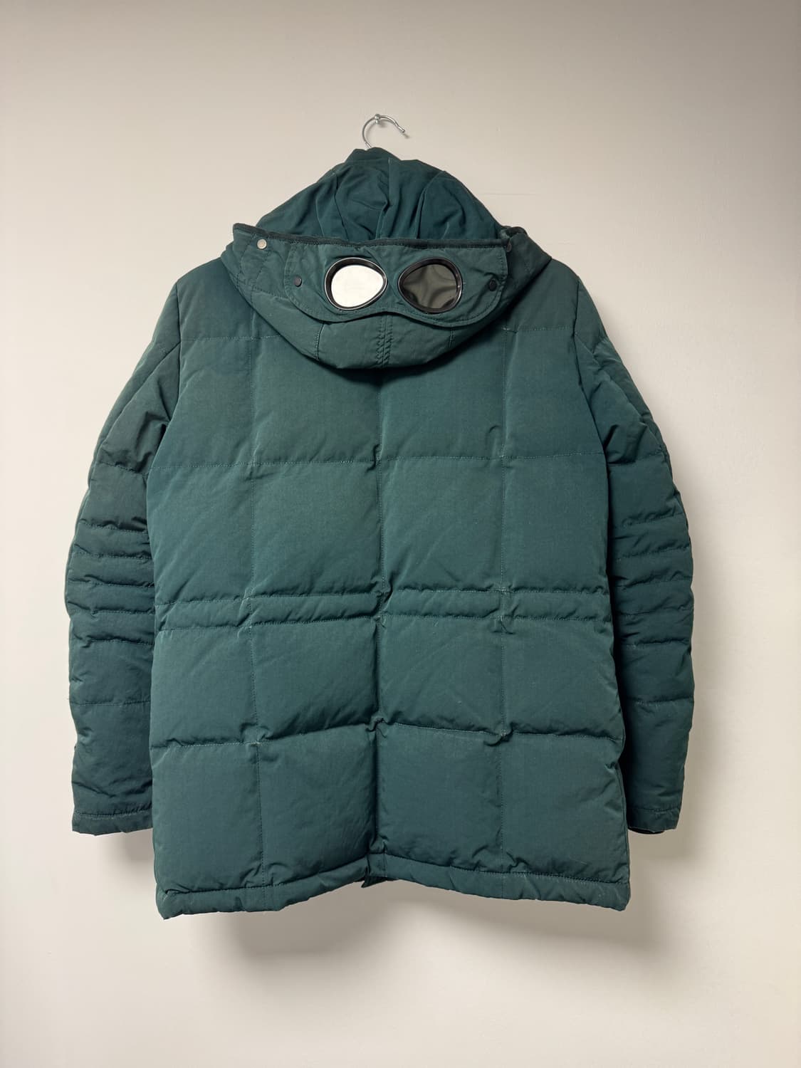 CP컴퍼니 고글 덕다운 패딩 M 상품이미지5