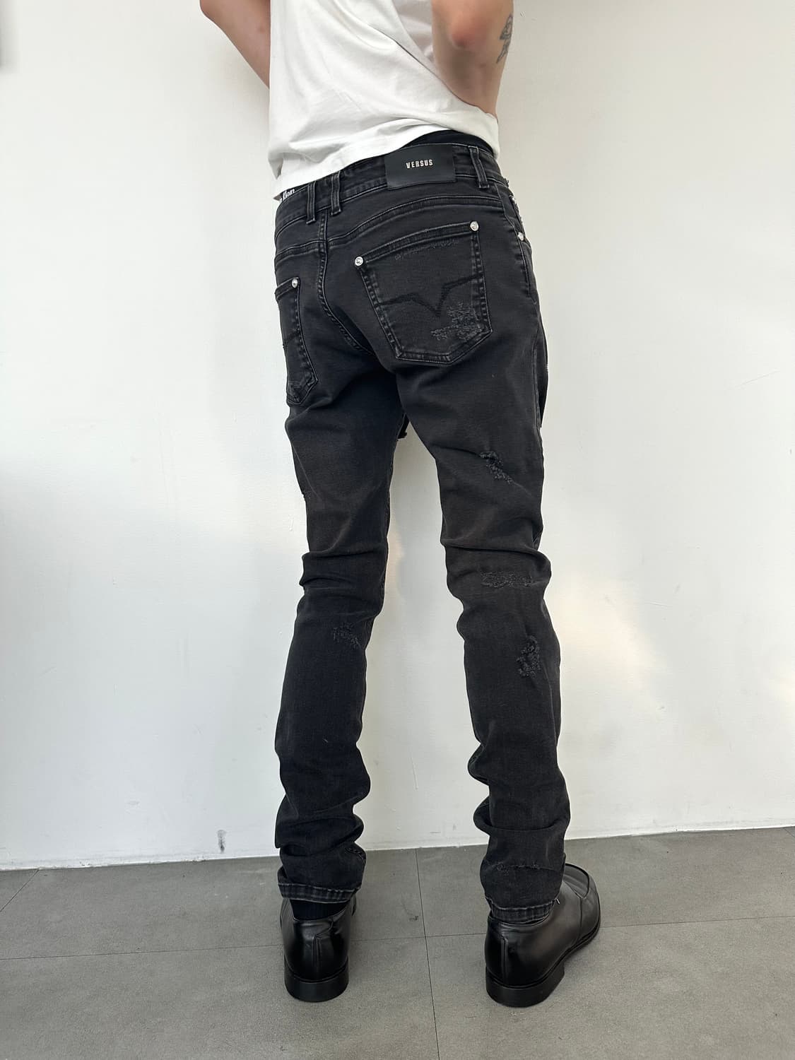 베르사체 베르수스 블랙 셔링 디스트로이드진 상품이미지3