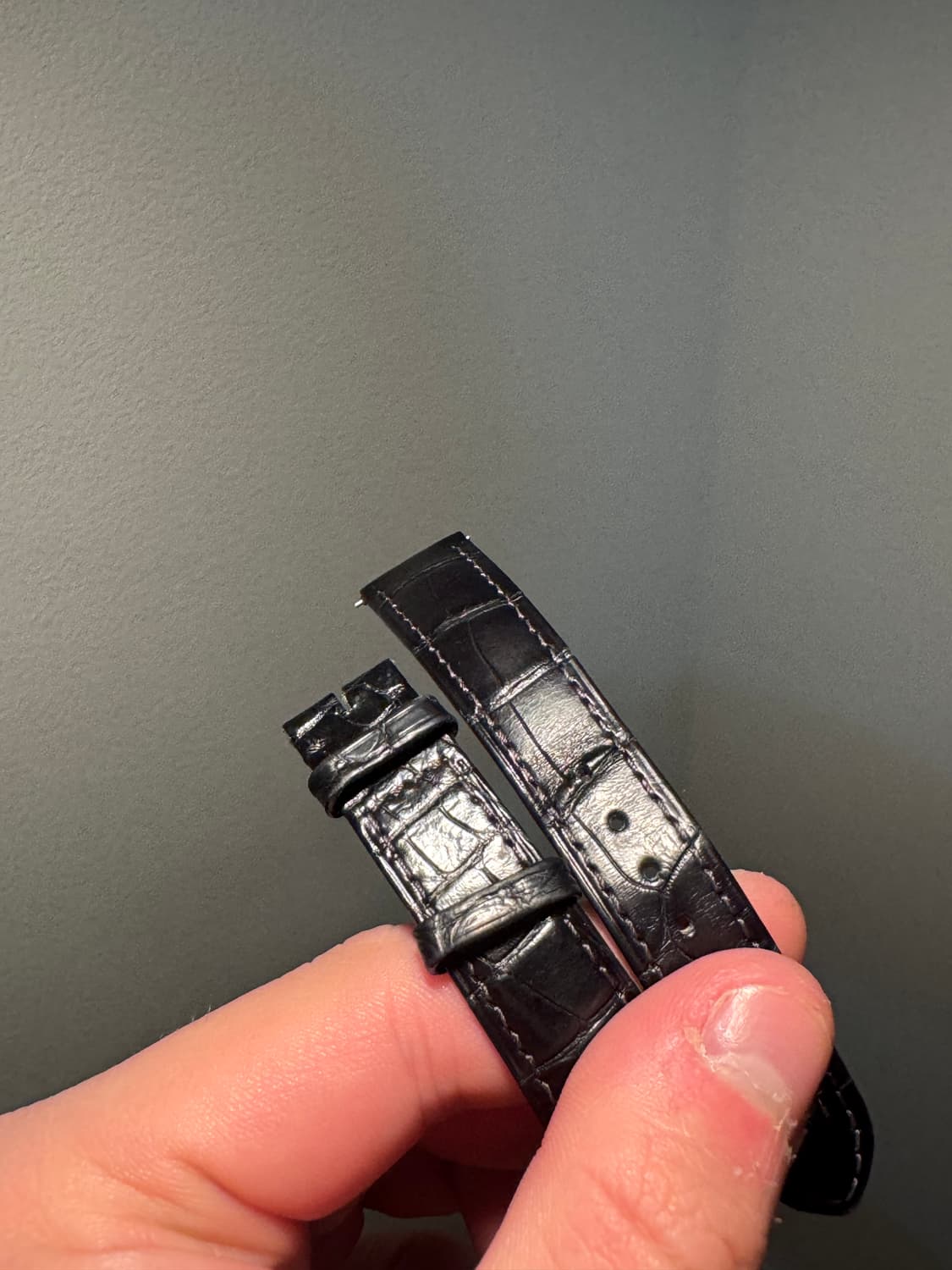 까르띠에 탱크 루이 스몰 블랙 스트랩 (유광블랙) 정품 상품이미지2