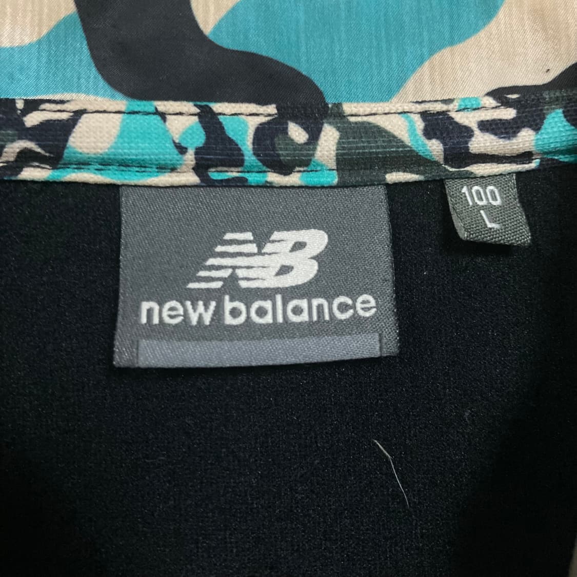 뉴발란스 스몰 로고 카모 패턴 코치 자켓 상품이미지3