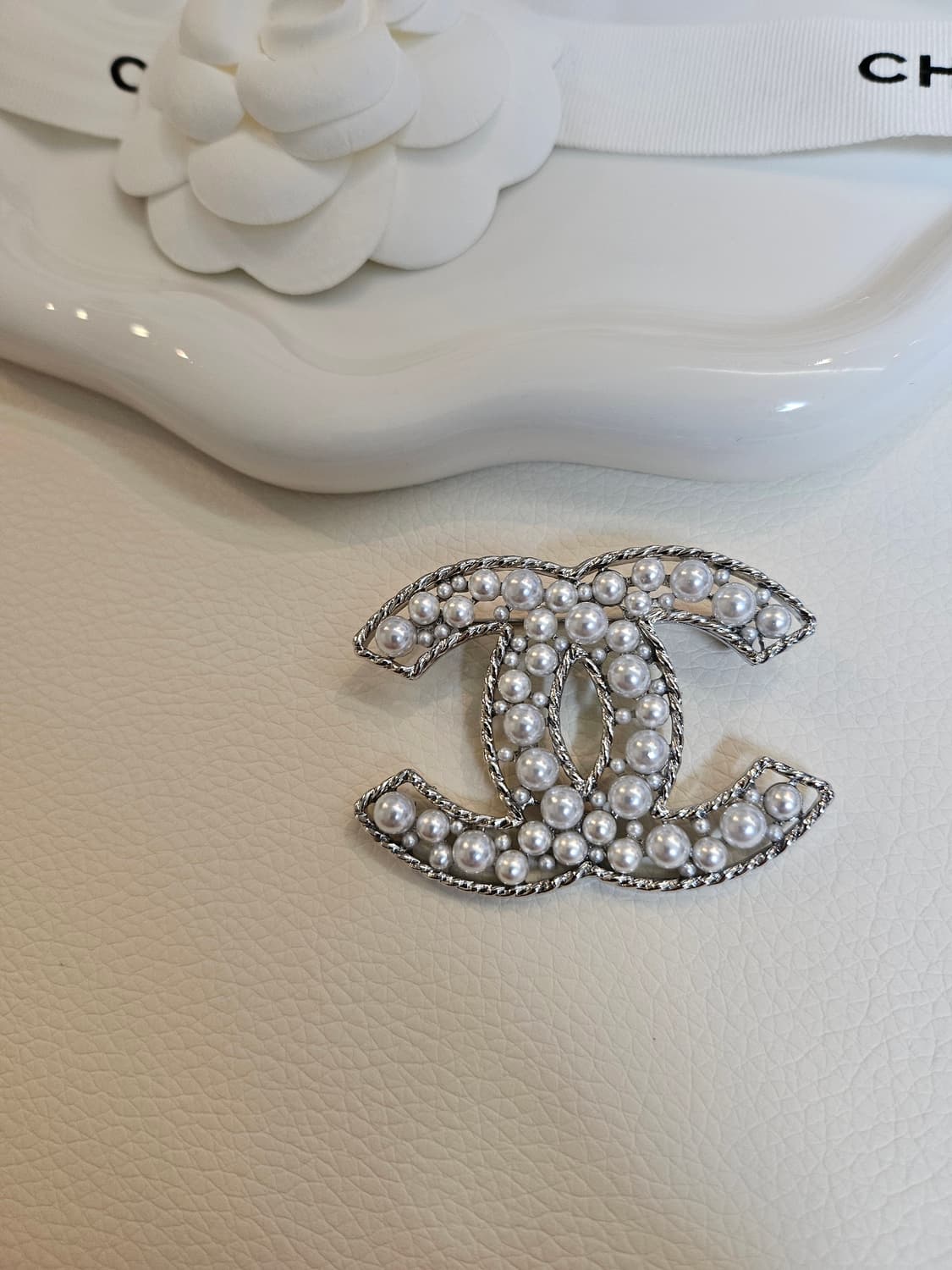 샤넬 CC 멀티진주 은장  브로치 업사이클링 상품이미지4