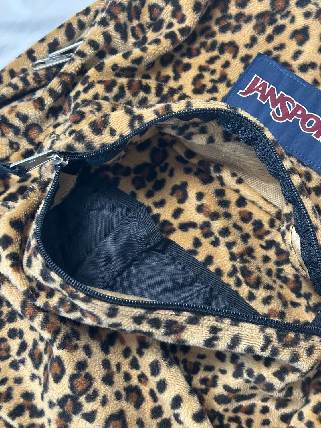 잔스포츠 레오파드 호피 백팩 상품이미지4