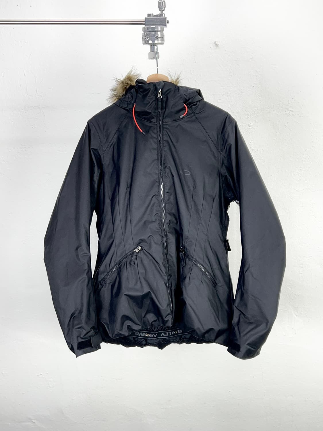 오클리 블랙 로고 퍼 트리밍 폴리에스터 레귤러 자켓 상품이미지1