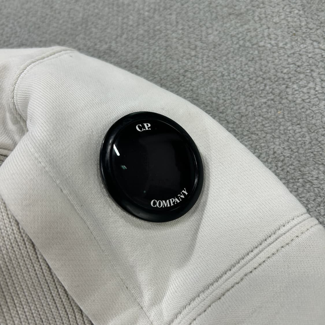 Cp컴퍼니 정품 화이트 맨투맨 m 상품이미지3