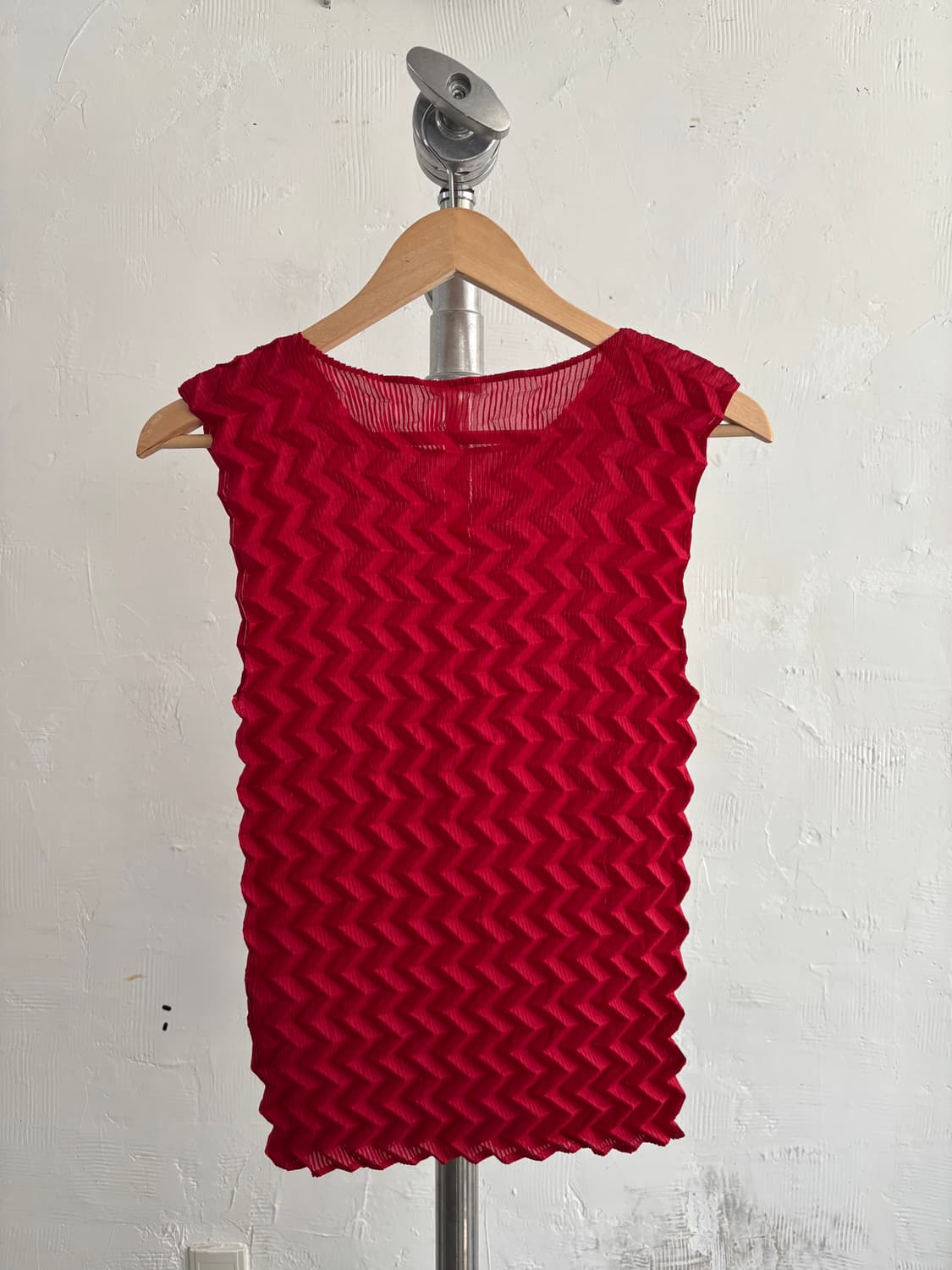 Issey Miyake 이세이미야케 레드 지그재그 플리츠 나시  상품이미지9