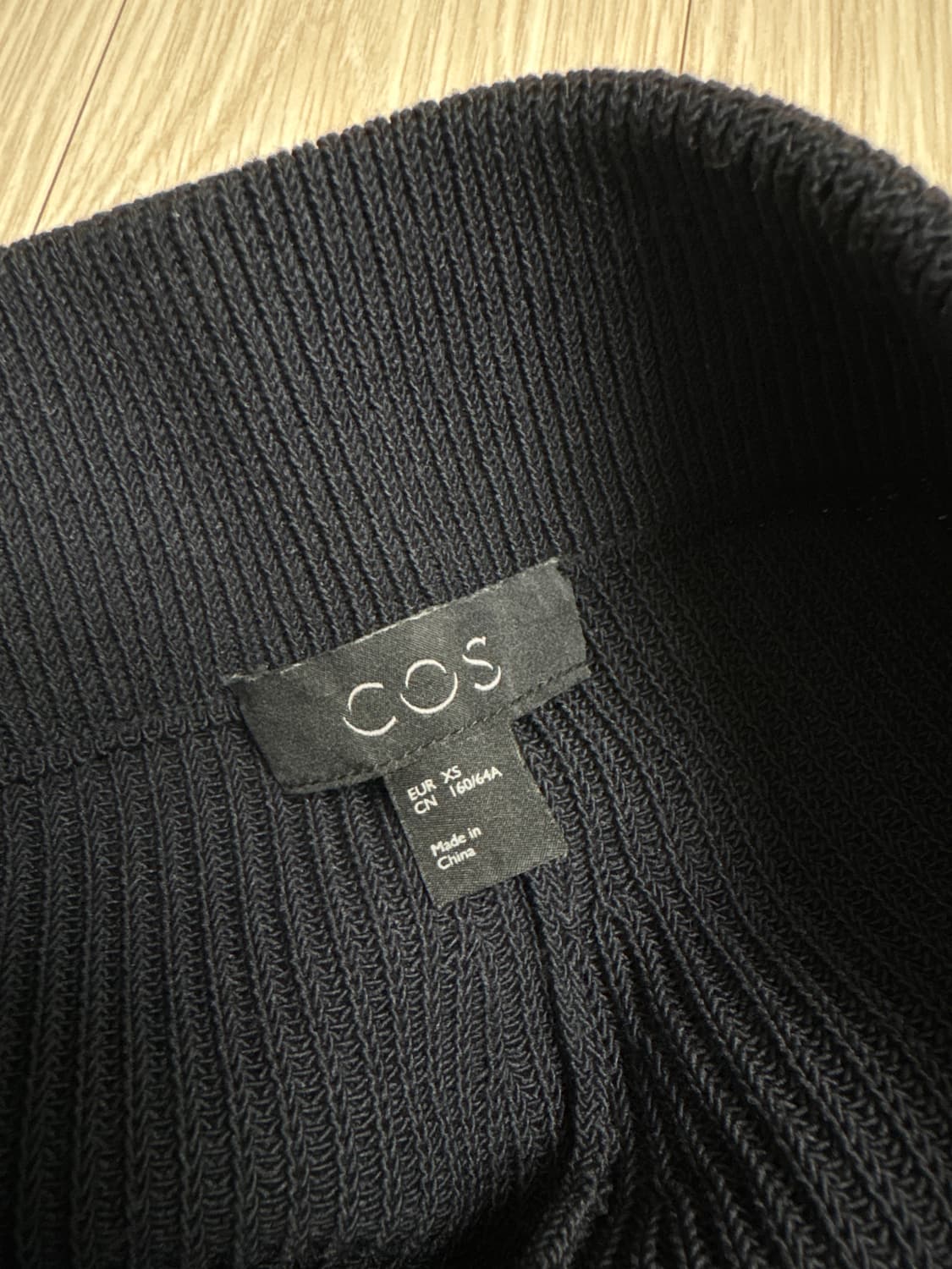 Cos 니트 반바지 상품이미지2