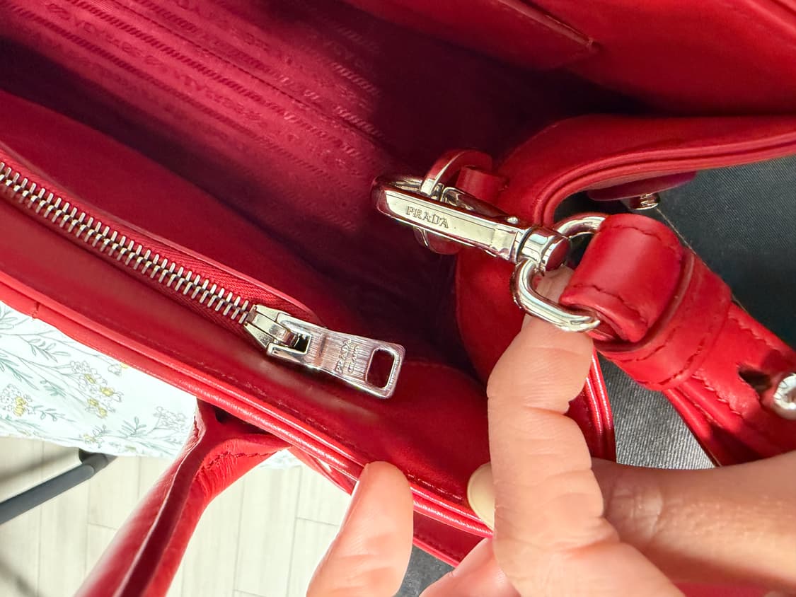 [정품]프라다 레드 퀄팅 토트백 상품이미지9