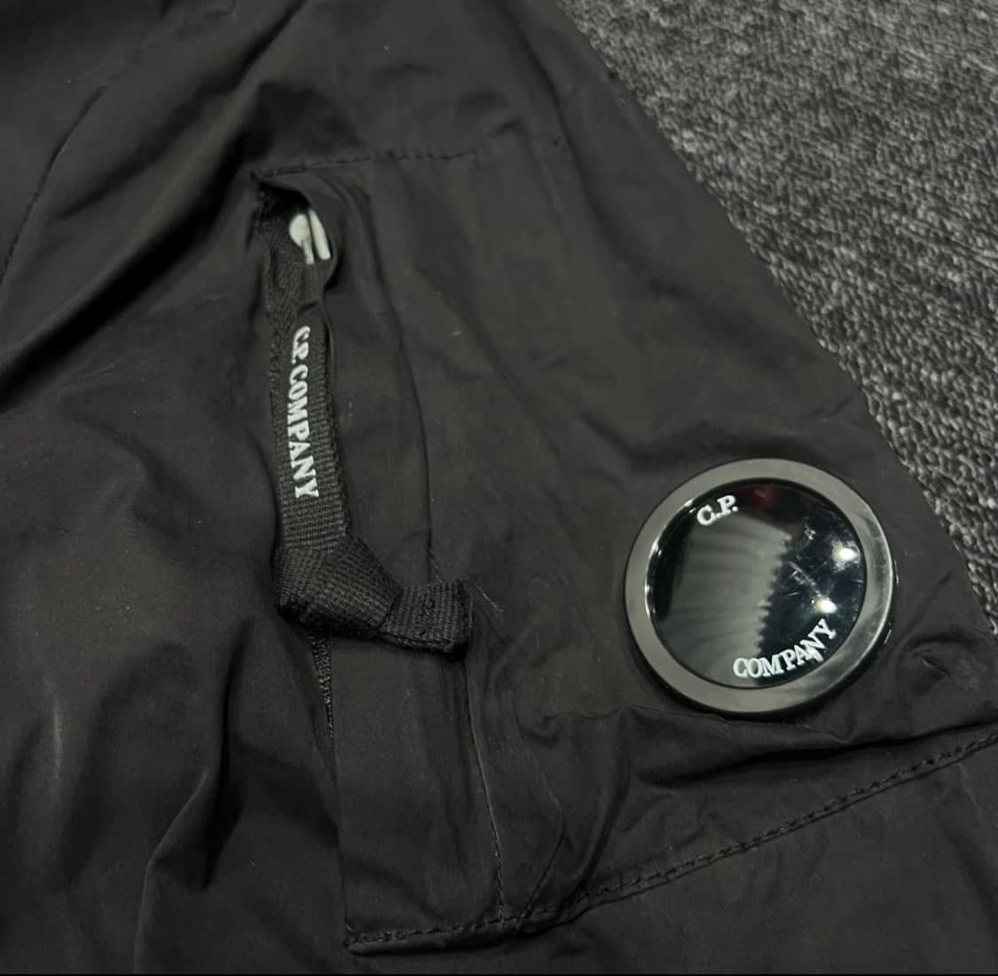 CP컴퍼니 사이드 렌즈 나일론 코트 상품이미지6