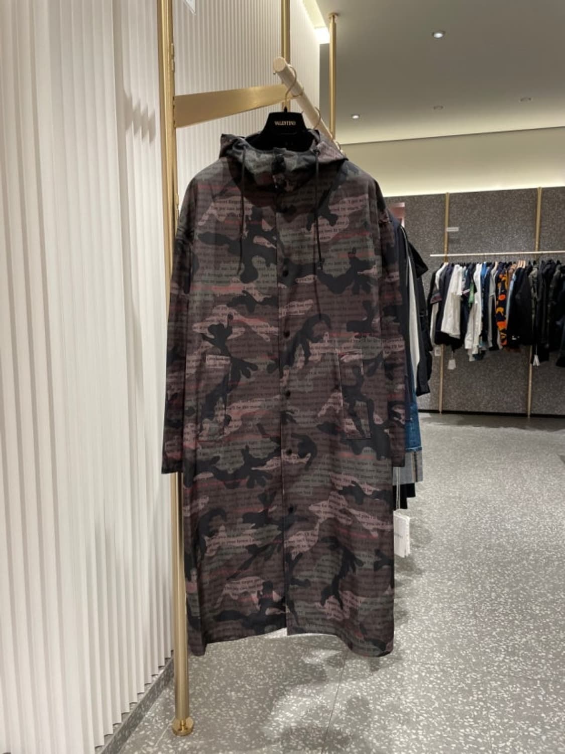 🔥 VALENTINO 발렌티노 정품 남성 카모플라주 후드 롱코트[48] 상품이미지6