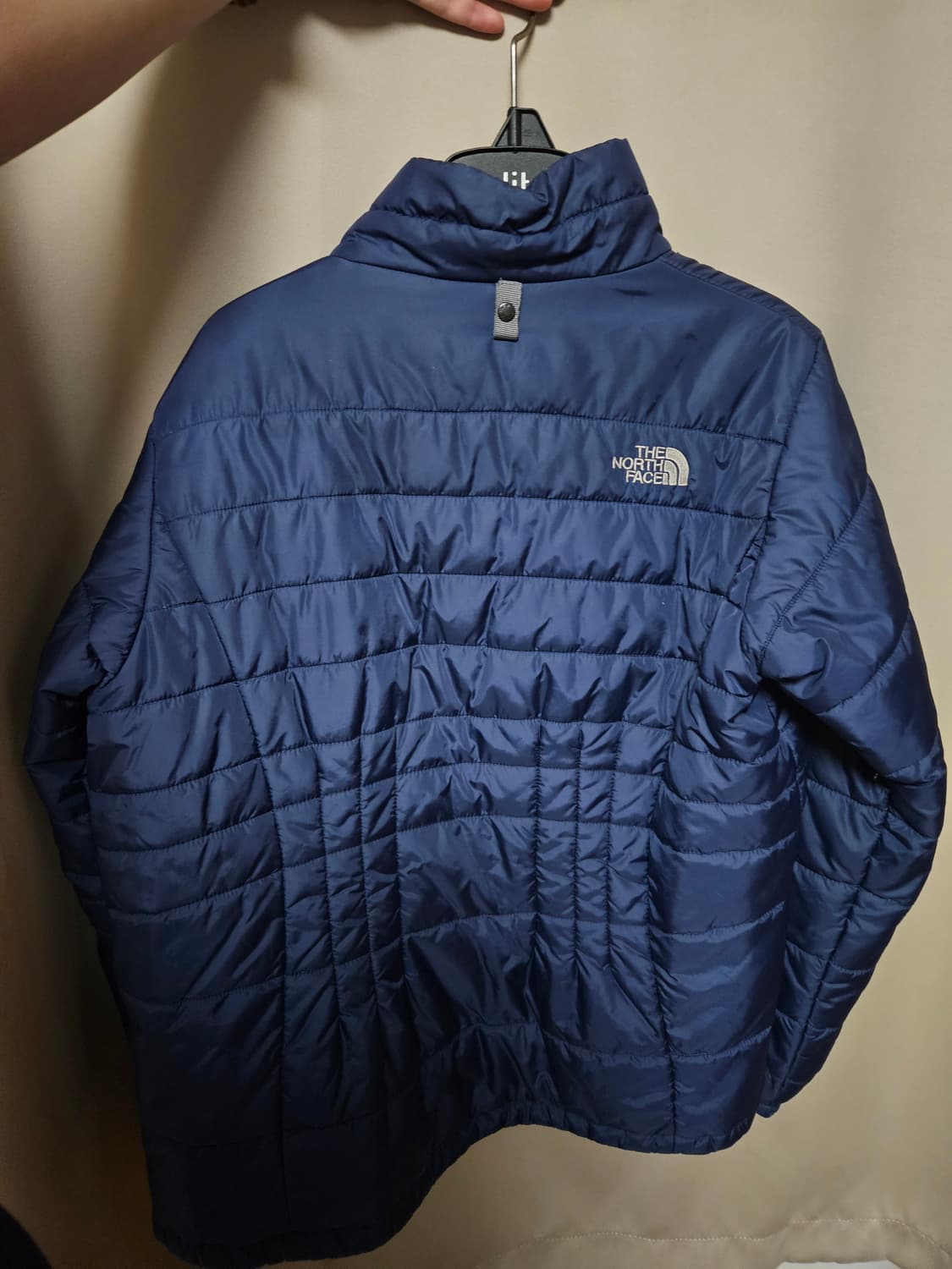 노스페이스 경량 패딩 네이비 상품이미지3