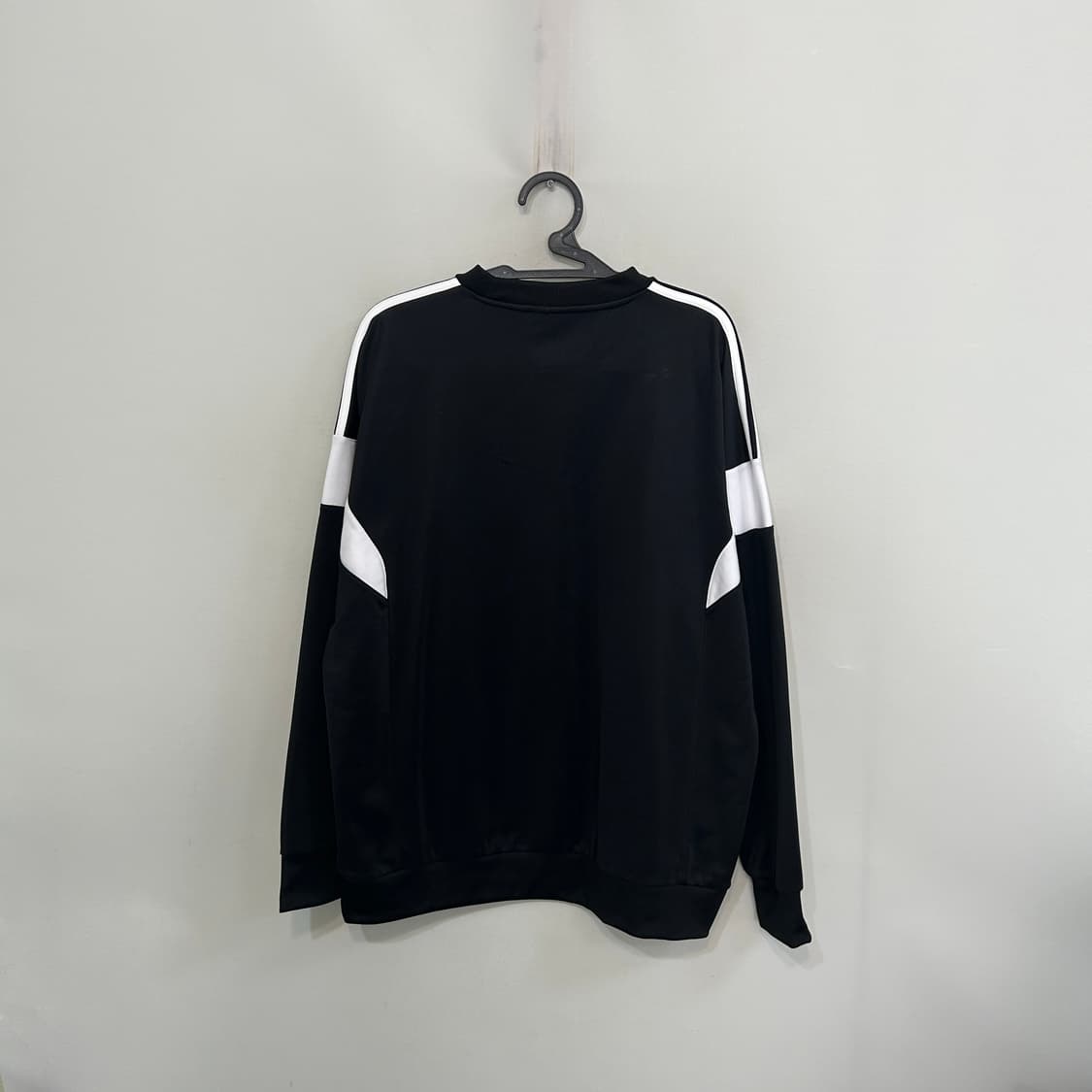 아디다스 남성 맨투맨 티셔츠 100 상품이미지3