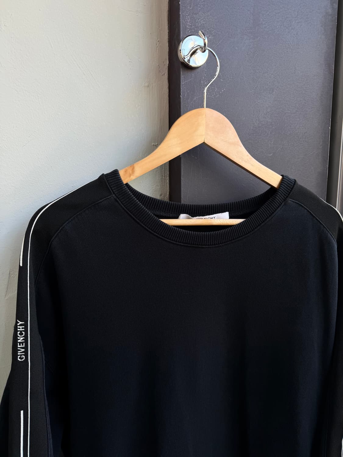 L/ 지방시 사이드로고 라인 맨투맨 상품이미지4