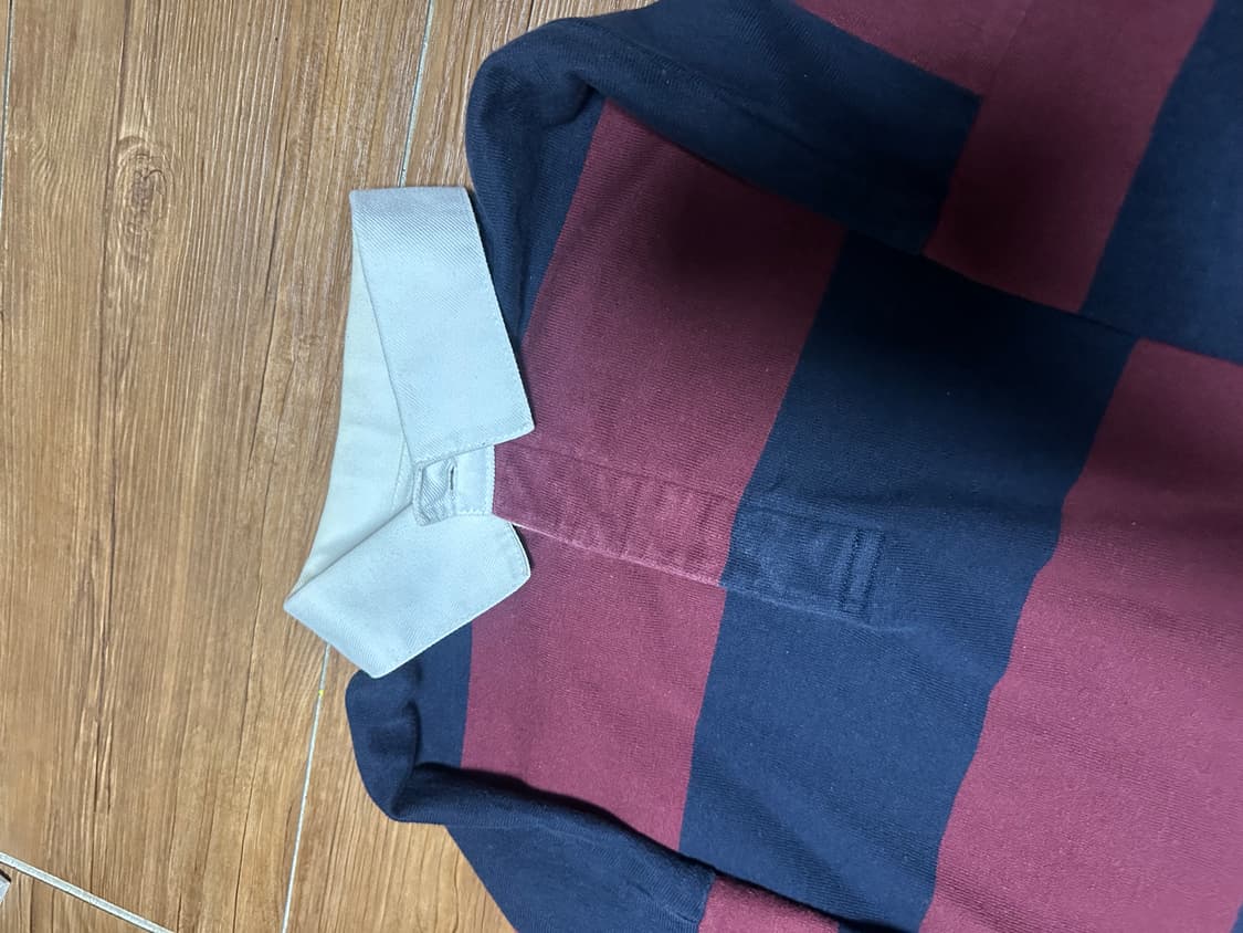 콜롬비아니트 럭비티 버건디 네이비 L사이즈 판매합니다. 상품이미지2