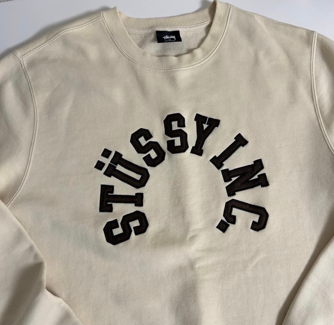 M 스투시 collegiate app 크루 맨투맨 상품이미지1