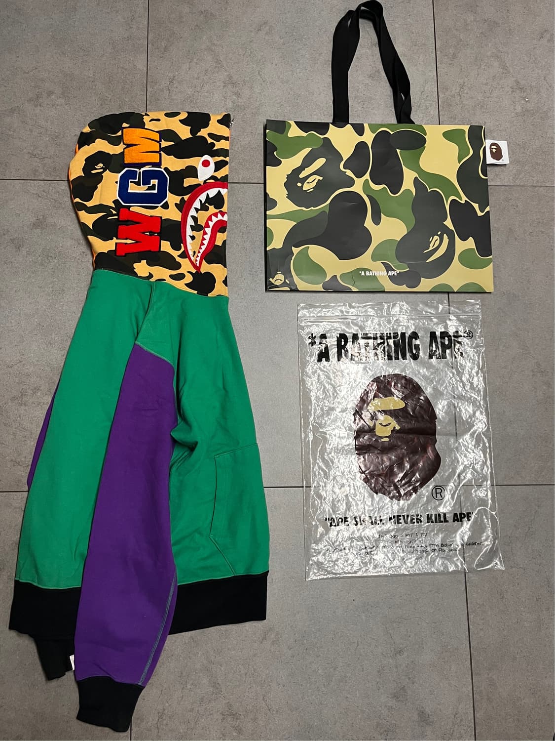 베이프 크레이지 카모 샤크 후드집업  상품이미지1