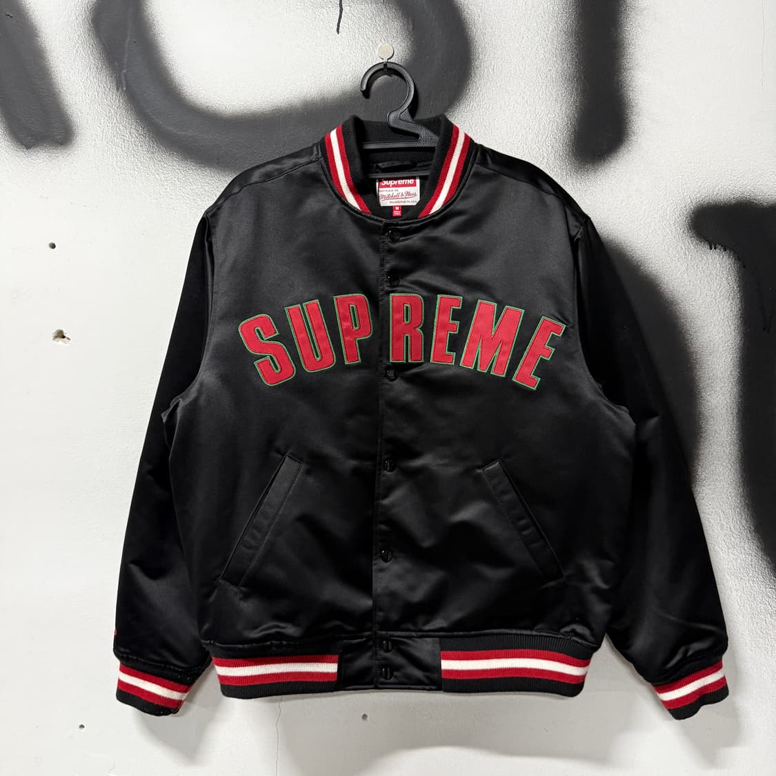 SS21 슈프림 x 미첼 앤 네스 새틴 바시티 자켓 상품이미지3