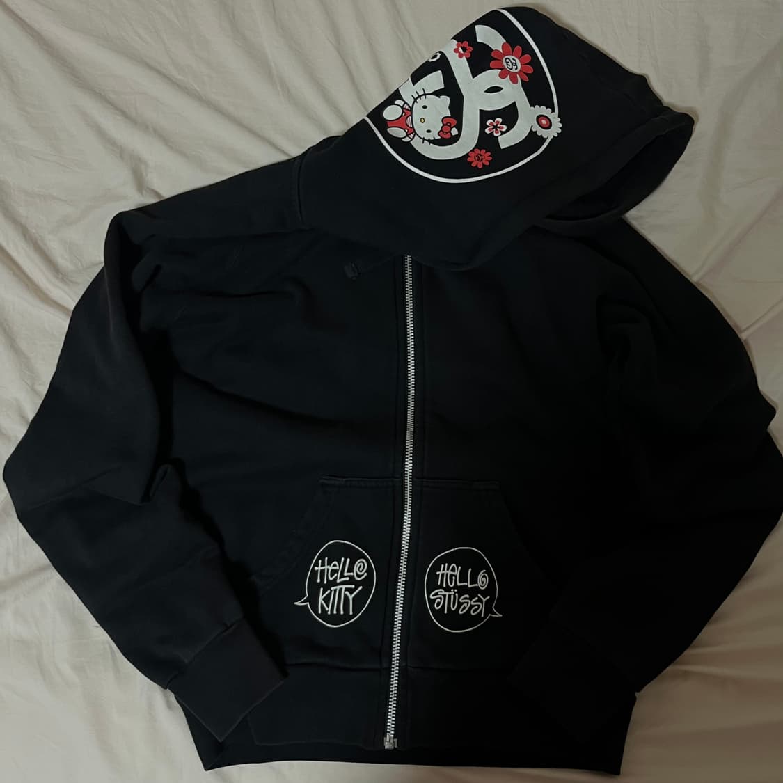 스투시X헬로키티 콜라보 블랙 후드집업 stussy 상품이미지2