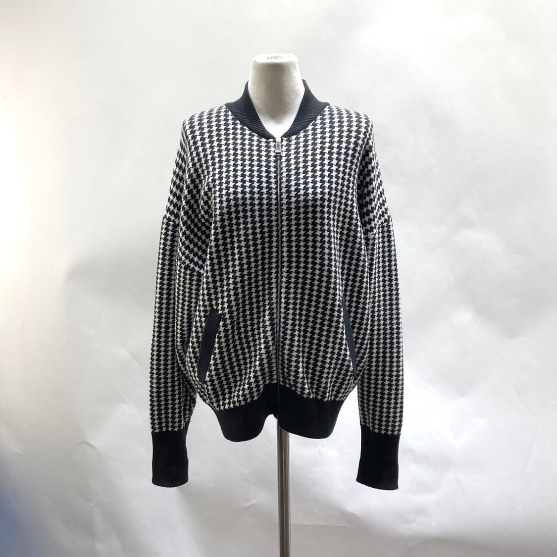 칼라거펠트 여성 집업가디건 66 영구제  상품이미지1