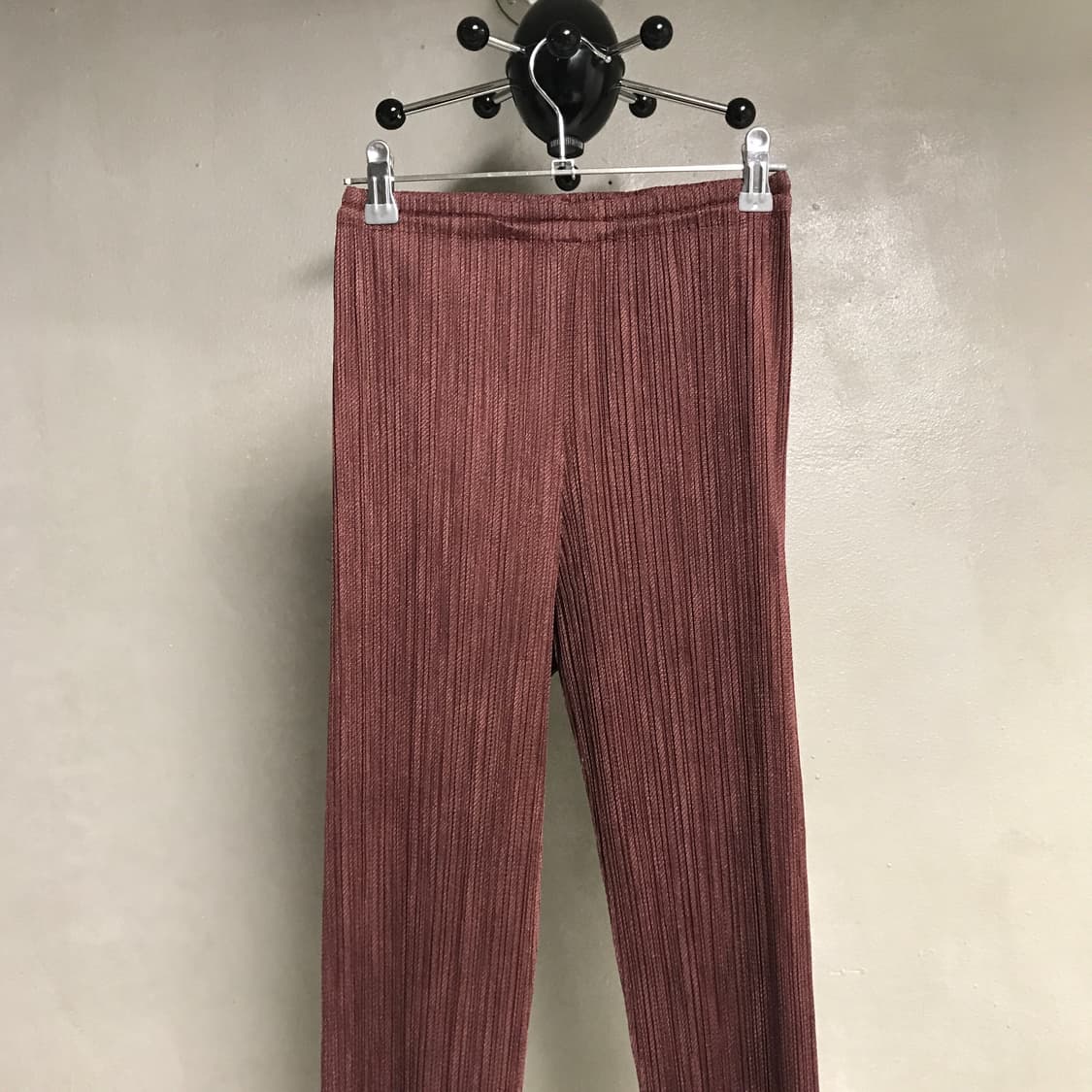 이세이 미야케 플리츠 플리즈 팬츠 버건디 2(W) 상품이미지2