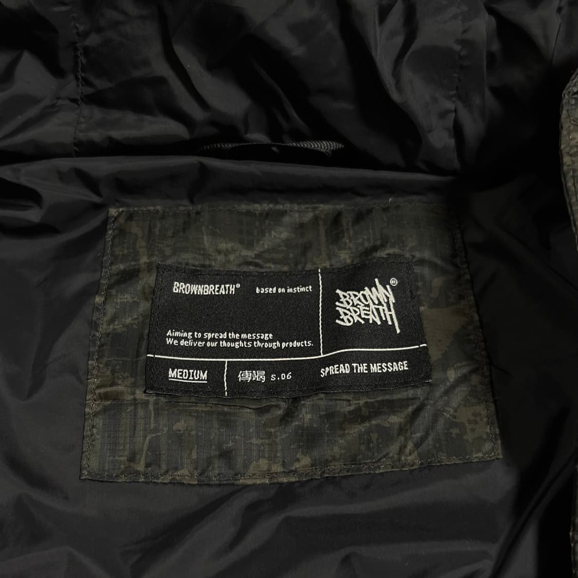 브라운브레스 태그 라이트 패디드 자켓 카키 상품이미지3