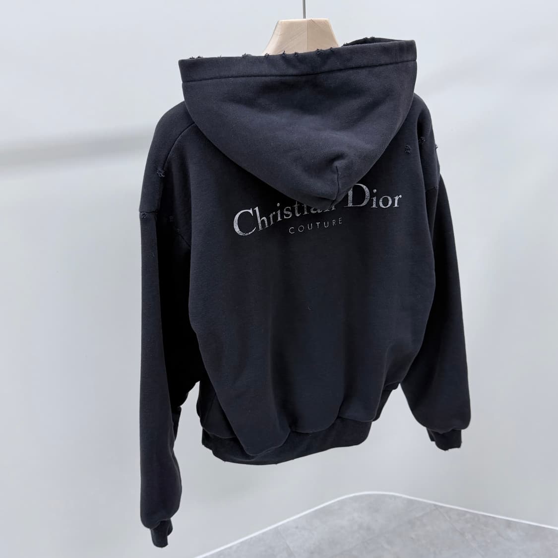 [S+급/오버핏M] 디올 꾸뛰르 백로고 후드티 블랙 상품이미지2