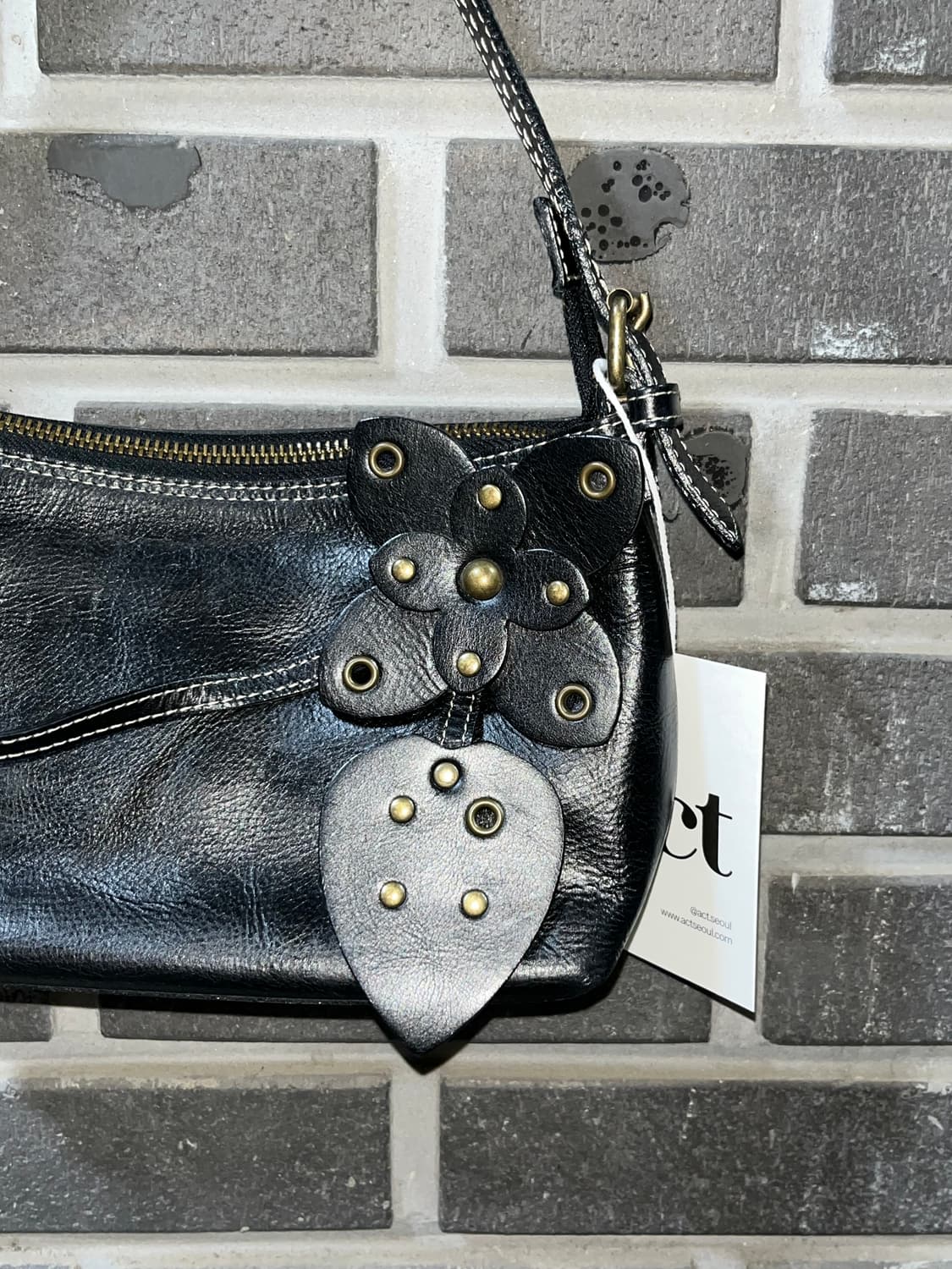 스티치 가죽 숄더백 블랙 상품이미지2