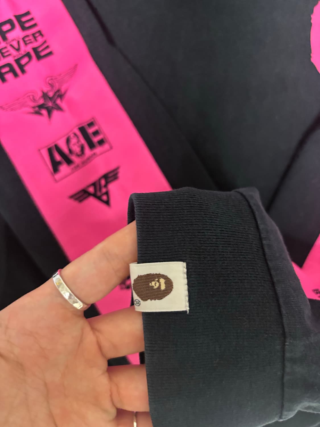 베이프 네온 멀티로고 롱슬리브(XL) 상품이미지5