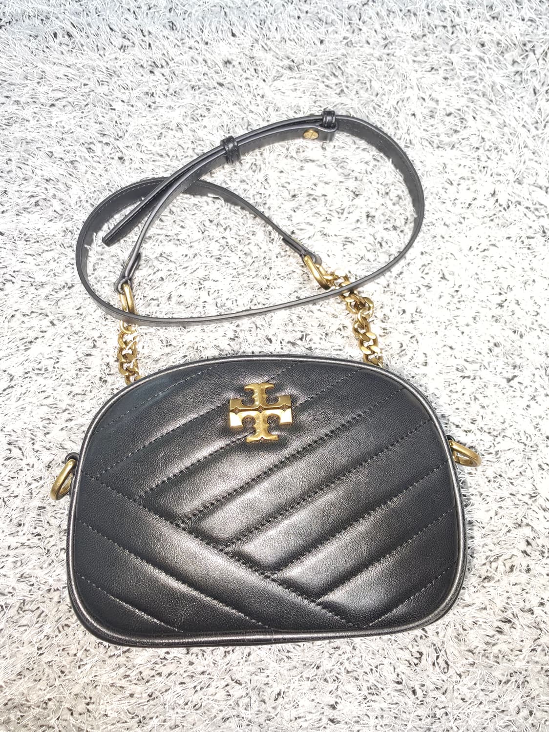 토리버치 키라 쉐브론 카메라백
90450 001 상품이미지1