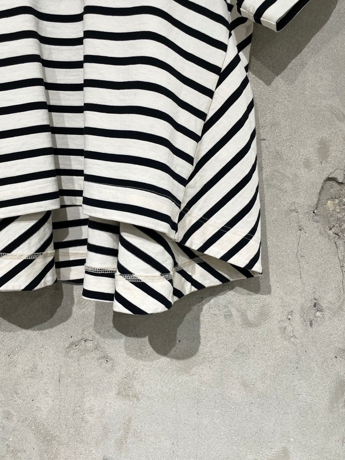 레이 빔즈 아이보리 스트라이프 A라인 보더 하프티 상품이미지5