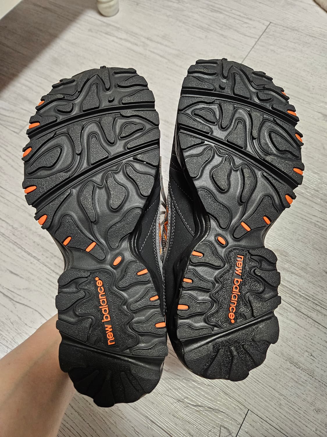 뉴발란스 703 그레이 블랙 오렌지 260사이즈 상품이미지6