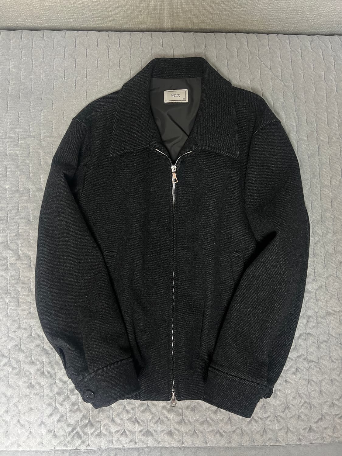 [00] 어나더 오피스 Volume Blouson caviar 상품이미지2