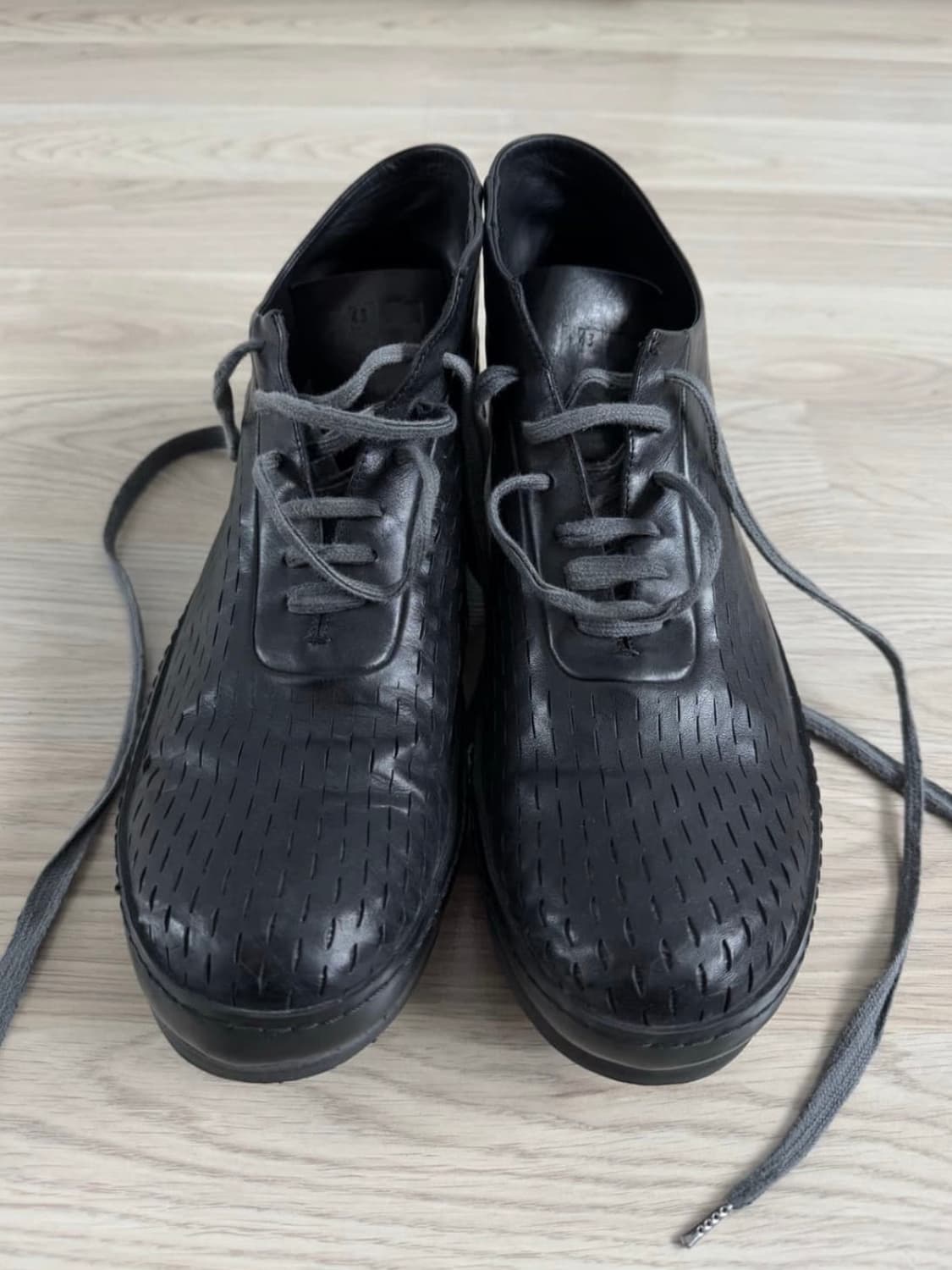 [43] A1923 S7 Laser Perforated Sneakers 상품이미지1