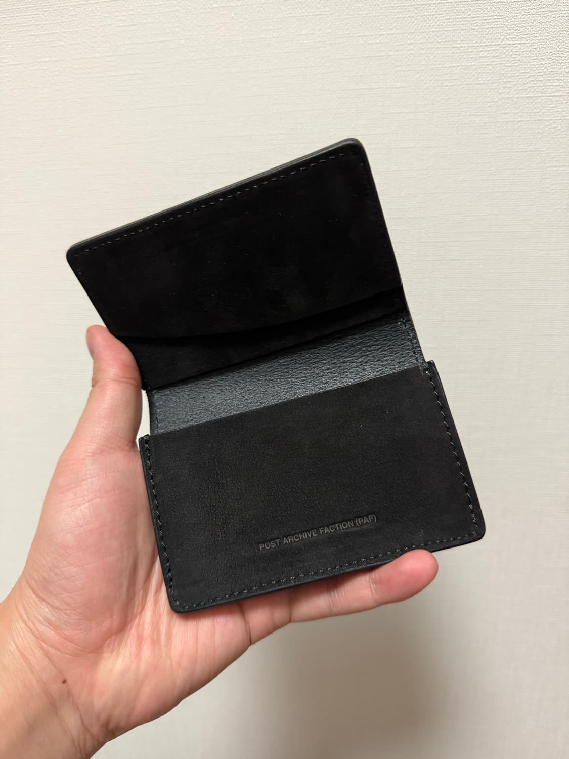 포스트아카이브팩션(paf) 누벅케이스 판매 상품이미지1